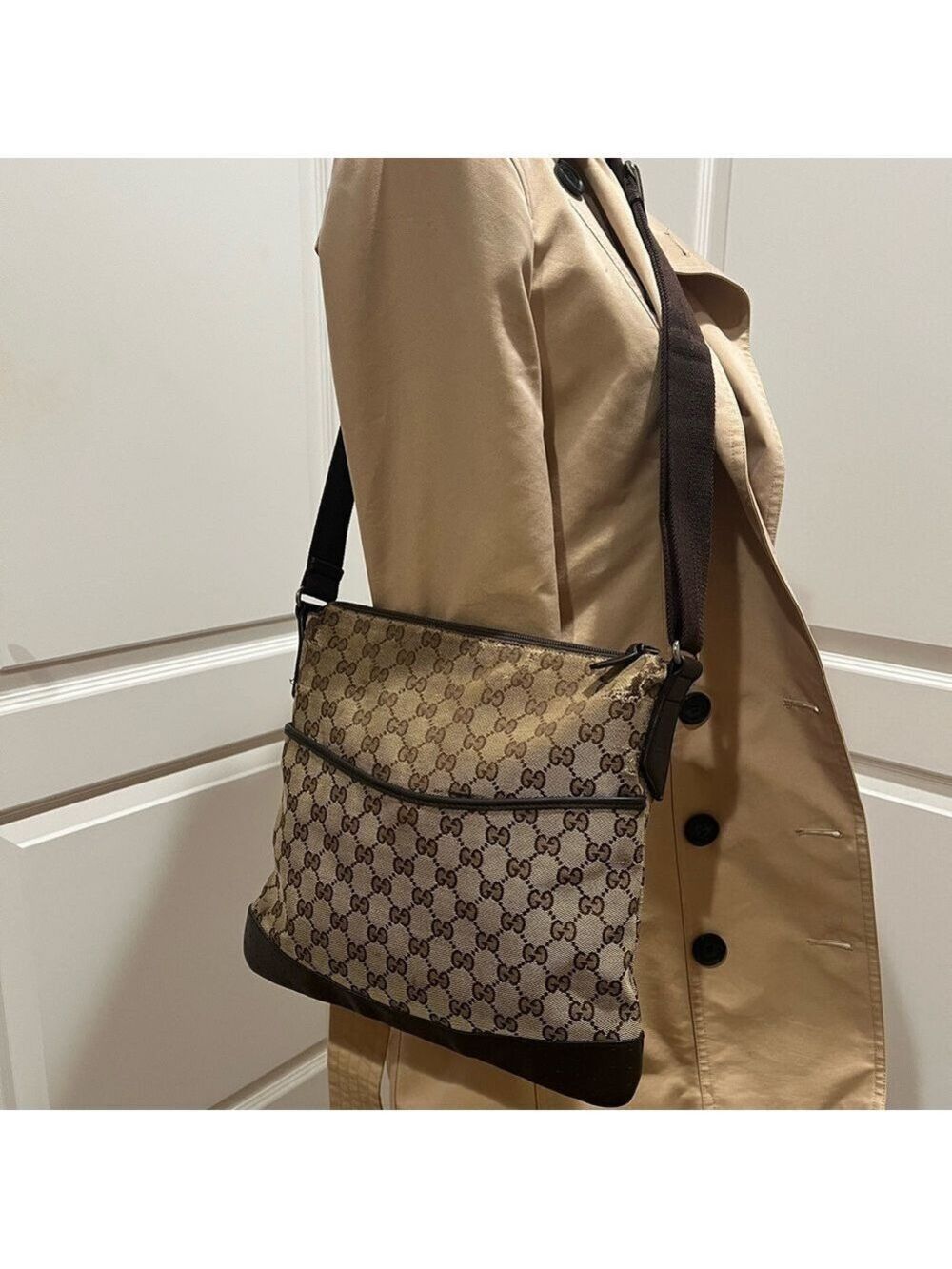 GUCCI MONOGRAM BROWN MESSENGER SLING BAG - Picture 15 of 16